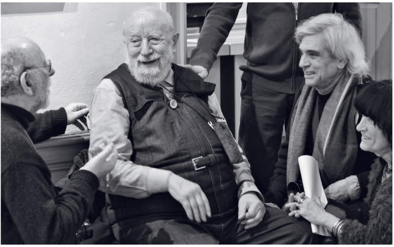 Michel Butor avec Bernard Plossu, Maxime Godard, Mireille Calle-Gruber, Carcassonne, 2016 ©Adèle Godefroy